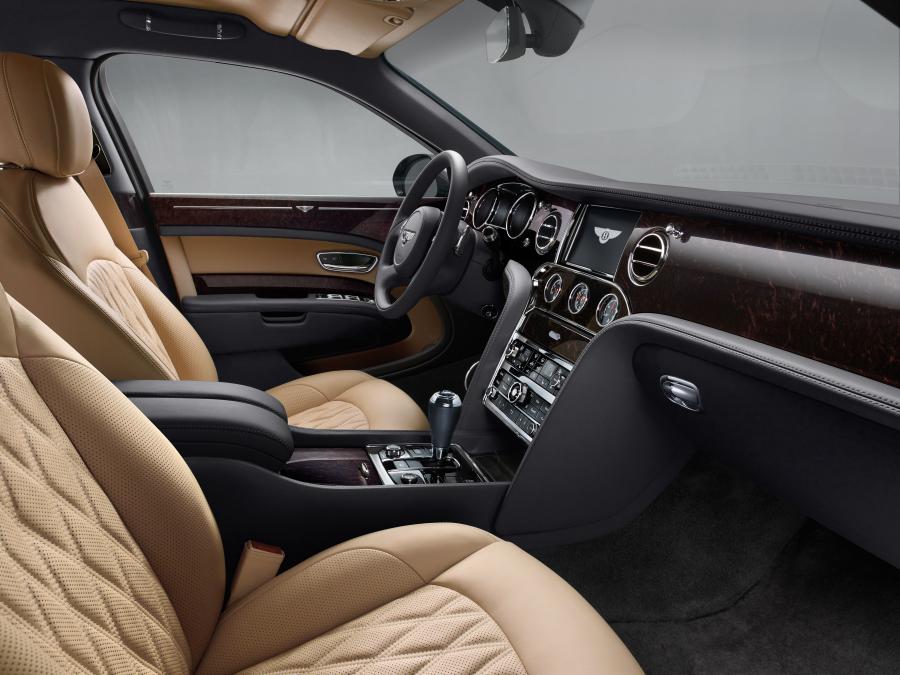 Интерьер Bentley Mulsanne 2016 года  (фото 27 из 33)